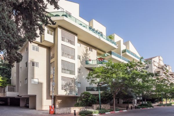 השרון 18, כפר סבא